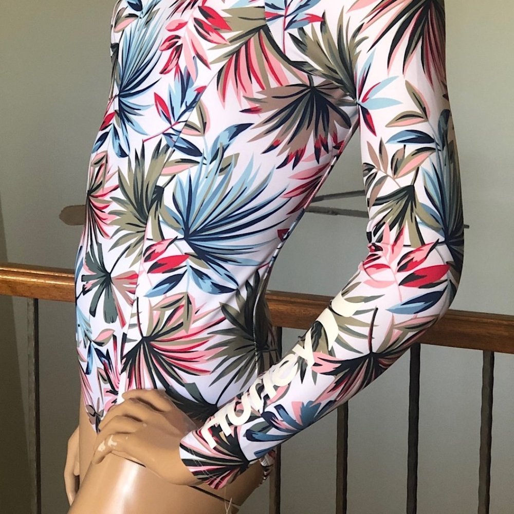 Hurley Women White Multi Leaves Print Long Sleeve Surf Suit Size M NWT - Picture 3 of 6